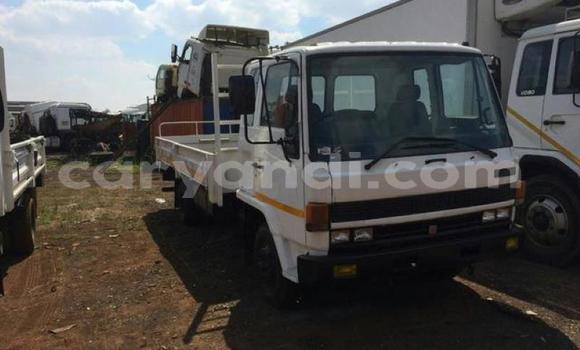 Acheter Occasion Voiture Isuzu 117 Blanc à Livingstone, Zambie Acheter Occasion Voiture Isuzu 117 Blanc à Livingstone, Zambie