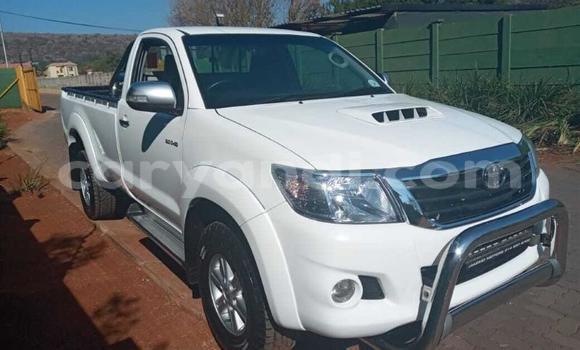 Buy Used Toyota Hilux White Car in Lusaka in Zambia Buy Used Toyota Hilux White Car in Lusaka in Zambia