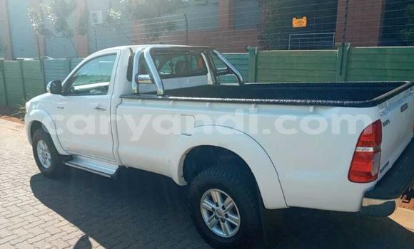 Buy Used Toyota Hilux White Car in Lusaka in Zambia Buy Used Toyota Hilux White Car in Lusaka in Zambia