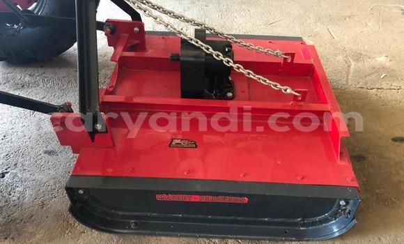 Tenga Tsaru Caterpillar 120 Tsvuku Rori in Chingola in Zambia Tenga Tsaru Caterpillar 120 Tsvuku Rori in Chingola in Zambia