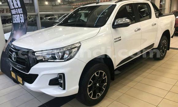 Acheter Occasion Voiture Toyota Hilux Blanc à Livingstone, Zambie Acheter Occasion Voiture Toyota Hilux Blanc à Livingstone, Zambie