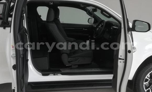 Acheter Occasion Voiture Toyota Hilux Blanc à Lusaka, Zambie Acheter Occasion Voiture Toyota Hilux Blanc à Lusaka, Zambie