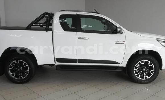 Acheter Occasion Voiture Toyota Hilux Blanc à Lusaka, Zambie Acheter Occasion Voiture Toyota Hilux Blanc à Lusaka, Zambie