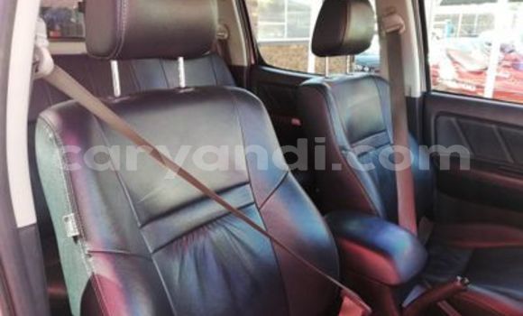 Buy Used Toyota Hilux Silver Car in Chingola in Zambia Buy Used Toyota Hilux Silver Car in Chingola in Zambia