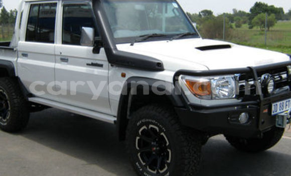 Acheter Occasion Voiture Toyota Land Cruiser Blanc à Lusaka, Zambie Acheter Occasion Voiture Toyota Land Cruiser Blanc à Lusaka, Zambie