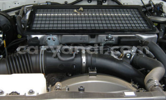 Acheter Occasion Voiture Toyota Land Cruiser Blanc à Lusaka, Zambie Acheter Occasion Voiture Toyota Land Cruiser Blanc à Lusaka, Zambie