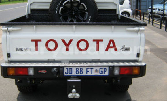 Acheter Occasion Voiture Toyota Land Cruiser Blanc à Lusaka, Zambie Acheter Occasion Voiture Toyota Land Cruiser Blanc à Lusaka, Zambie