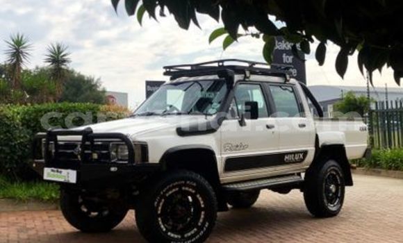 Buy Used Toyota Hilux White Car in Livingstone in Zambia Buy Used Toyota Hilux White Car in Livingstone in Zambia