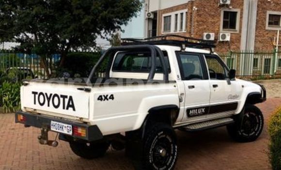 Buy Used Toyota Hilux White Car in Livingstone in Zambia Buy Used Toyota Hilux White Car in Livingstone in Zambia