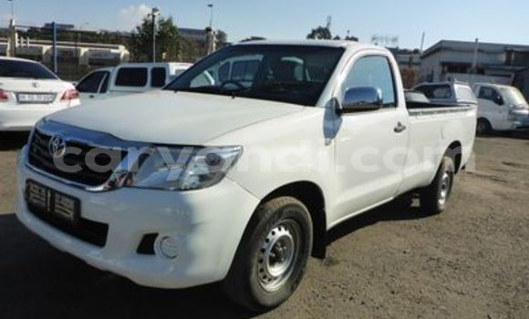 Nunua Ilio tumika Toyota Hilux Nyeupe Gari ndani ya Chinsali nchini Kaskazini Nunua Ilio tumika Toyota Hilux Nyeupe Gari ndani ya Chinsali nchini Kaskazini