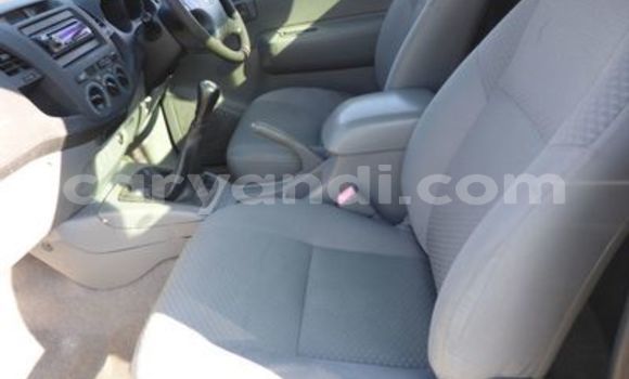 Nunua Ilio tumika Toyota Hilux Nyeupe Gari ndani ya Chinsali nchini Kaskazini Nunua Ilio tumika Toyota Hilux Nyeupe Gari ndani ya Chinsali nchini Kaskazini