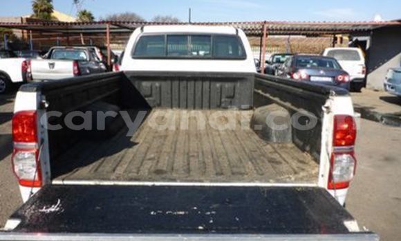 Nunua Ilio tumika Toyota Hilux Nyeupe Gari ndani ya Chinsali nchini Kaskazini Nunua Ilio tumika Toyota Hilux Nyeupe Gari ndani ya Chinsali nchini Kaskazini