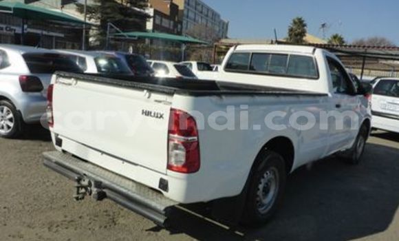 Nunua Ilio tumika Toyota Hilux Nyeupe Gari ndani ya Chinsali nchini Kaskazini Nunua Ilio tumika Toyota Hilux Nyeupe Gari ndani ya Chinsali nchini Kaskazini