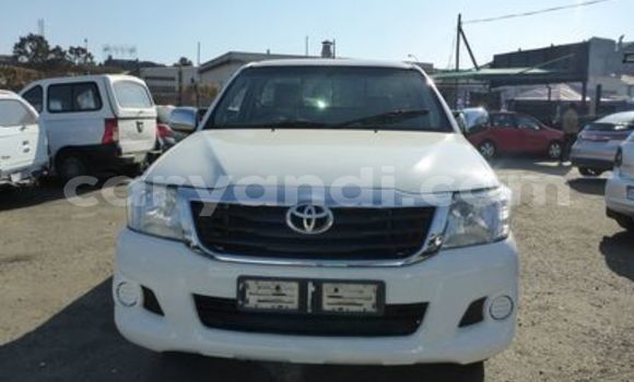 Nunua Ilio tumika Toyota Hilux Nyeupe Gari ndani ya Chinsali nchini Kaskazini Nunua Ilio tumika Toyota Hilux Nyeupe Gari ndani ya Chinsali nchini Kaskazini