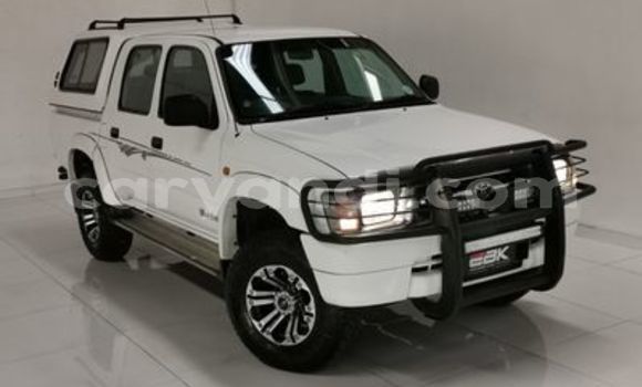 Acheter Occasion Voiture Toyota Hilux Blanc à Livingstone, Zambie Acheter Occasion Voiture Toyota Hilux Blanc à Livingstone, Zambie