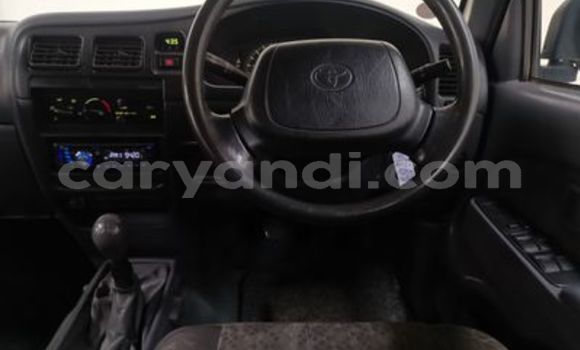 Acheter Occasion Voiture Toyota Hilux Blanc à Livingstone, Zambie Acheter Occasion Voiture Toyota Hilux Blanc à Livingstone, Zambie