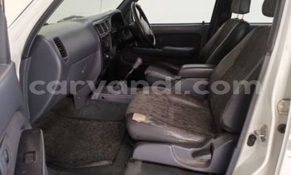 Acheter Occasion Voiture Toyota Hilux Blanc à Livingstone, Zambie Acheter Occasion Voiture Toyota Hilux Blanc à Livingstone, Zambie