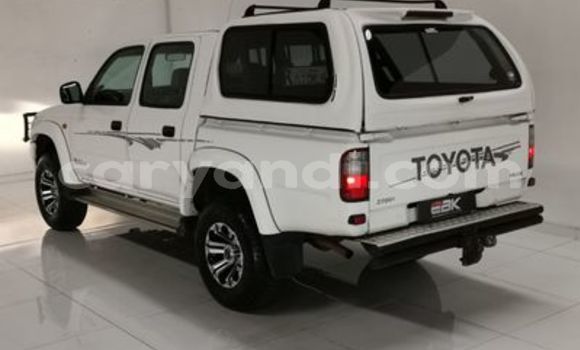 Acheter Occasion Voiture Toyota Hilux Blanc à Livingstone, Zambie Acheter Occasion Voiture Toyota Hilux Blanc à Livingstone, Zambie