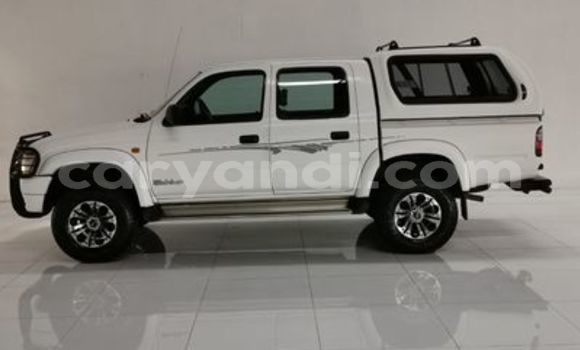 Acheter Occasion Voiture Toyota Hilux Blanc à Livingstone, Zambie Acheter Occasion Voiture Toyota Hilux Blanc à Livingstone, Zambie