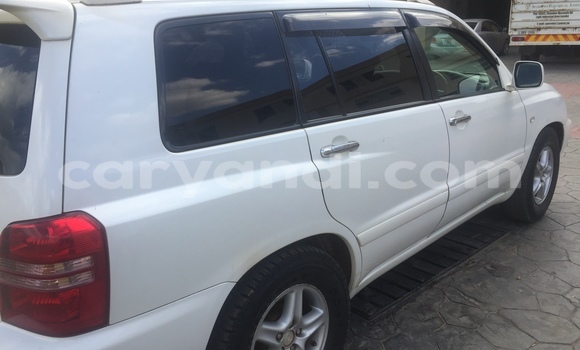 Acheter Occasion Voiture Toyota 4Runner Blanc à Lusaka, Zambie Acheter Occasion Voiture Toyota 4Runner Blanc à Lusaka, Zambie