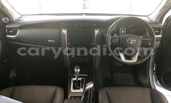 Nunua Ilio tumika Toyota Fortuner Nyeupe Gari ndani ya Lusaka nchini Zambia Nunua Ilio tumika Toyota Fortuner Nyeupe Gari ndani ya Lusaka nchini Zambia