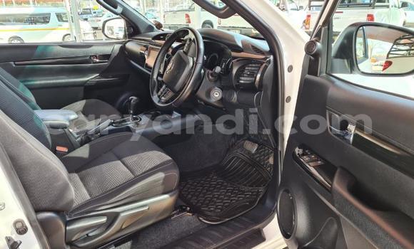 Acheter Occasion Voiture Toyota Hilux Blanc à Lusaka, Zambie Acheter Occasion Voiture Toyota Hilux Blanc à Lusaka, Zambie