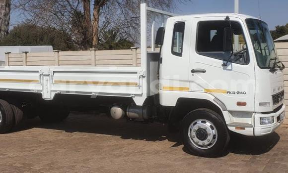 Tenga Tsaru Mitsubishi Fuso Chena Rori in Chingola in Zambia Tenga Tsaru Mitsubishi Fuso Chena Rori in Chingola in Zambia