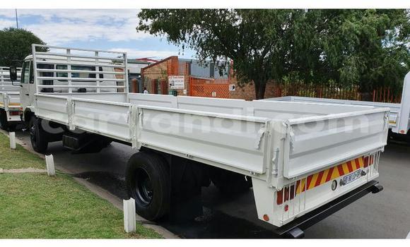 Acheter Occasion Utilitaire Nissan UD Blanc à Kitwe, Zambie Acheter Occasion Utilitaire Nissan UD Blanc à Kitwe, Zambie