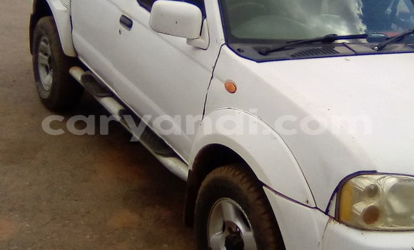 Nunua Ilio tumika Nissan Hardbody Nyeupe Gari ndani ya Ndola nchini Zambia