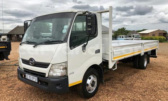 Tenga Tsaru Hino 300 Series Zvimwe Rori in Livingstone in Zambia Tenga Tsaru Hino 300 Series Zvimwe Rori in Livingstone in Zambia