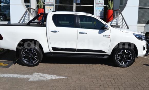 Buy Used Toyota Hilux White Car in Chingola in Zambia Buy Used Toyota Hilux White Car in Chingola in Zambia