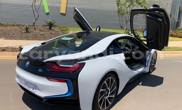 Acheter Occasion Voiture BMW i8 Blanc à Livingstone, Zambie Acheter Occasion Voiture BMW i8 Blanc à Livingstone, Zambie