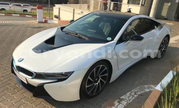 Acheter Occasion Voiture BMW i8 Blanc à Lusaka, Zambie Acheter Occasion Voiture BMW i8 Blanc à Lusaka, Zambie