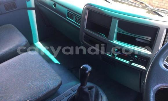 Acheter Occasion Utilitaire Nissan UD Blanc à Livingstone, Zambie Acheter Occasion Utilitaire Nissan UD Blanc à Livingstone, Zambie