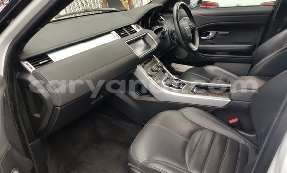 Acheter Occasion Voiture Land Rover Range Rover Evoque Blanc à Livingstone, Zambie Acheter Occasion Voiture Land Rover Range Rover Evoque Blanc à Livingstone, Zambie
