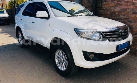 Nunua Ilio tumika Toyota Fortuner Nyeupe Gari ndani ya Chilanga nchini Lusaka