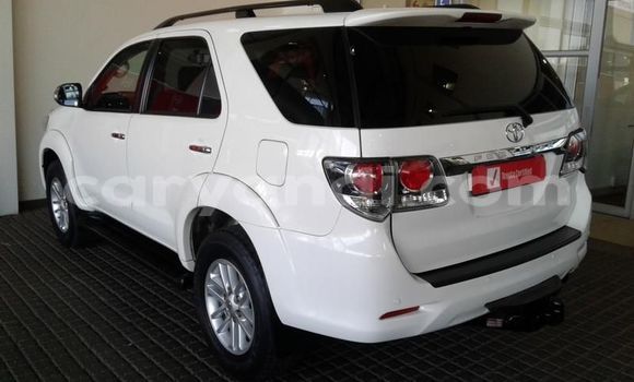 Acheter Occasion Voiture Toyota Fortuner Blanc à Chilanga, Lusaka Acheter Occasion Voiture Toyota Fortuner Blanc à Chilanga, Lusaka