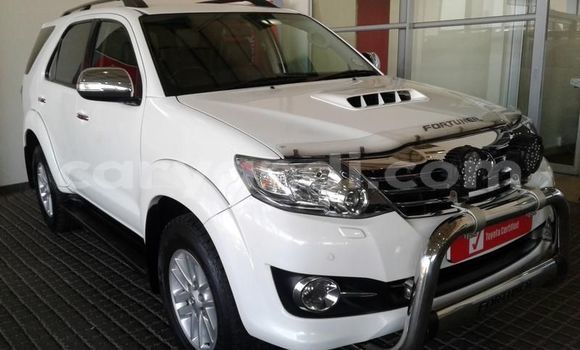 Acheter Occasion Voiture Toyota Fortuner Blanc à Chilanga, Lusaka Acheter Occasion Voiture Toyota Fortuner Blanc à Chilanga, Lusaka
