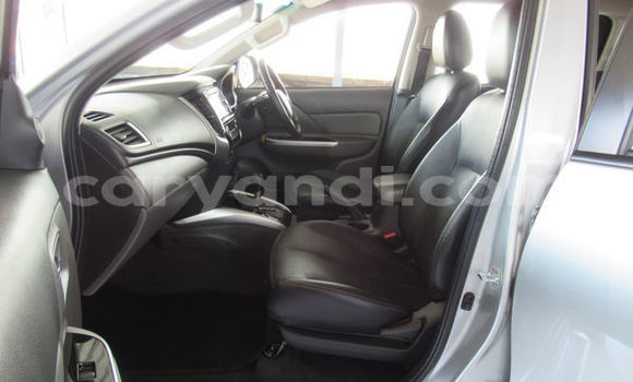 Acheter Occasion Voiture Mitsubishi Triton Blanc à Chilanga, Lusaka Acheter Occasion Voiture Mitsubishi Triton Blanc à Chilanga, Lusaka