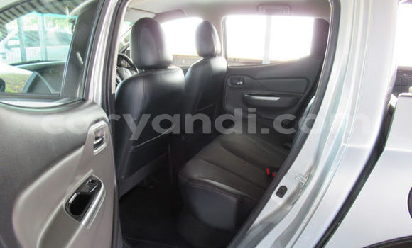 Acheter Occasion Voiture Mitsubishi Triton Blanc à Chilanga, Lusaka Acheter Occasion Voiture Mitsubishi Triton Blanc à Chilanga, Lusaka