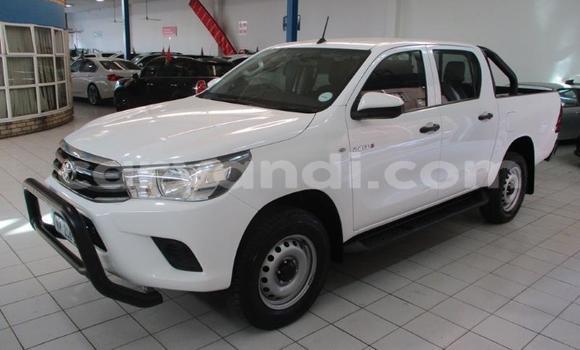 Acheter Occasion Voiture Toyota Hilux Blanc à Lusaka, Zambie