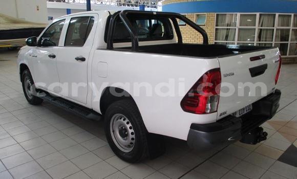 Acheter Occasion Voiture Toyota Hilux Blanc à Lusaka, Zambie Acheter Occasion Voiture Toyota Hilux Blanc à Lusaka, Zambie