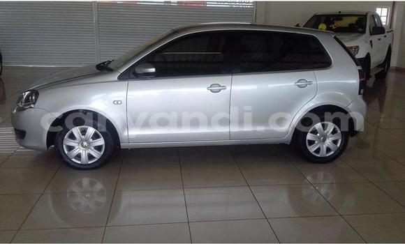 Acheter Occasion Voiture Volkswagen Polo Gris à Livingstone, Zambie Acheter Occasion Voiture Volkswagen Polo Gris à Livingstone, Zambie