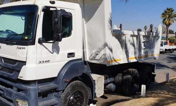 Buy Used Mercedes–Benz Truck White Truck in Livingstone in Zambia Buy Used Mercedes–Benz Truck White Truck in Livingstone in Zambia
