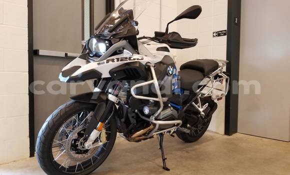 Acheter Neuf Moto Kawasaki Z 1000 Bleu à Lusaka, Zambie Acheter Neuf Moto Kawasaki Z 1000 Bleu à Lusaka, Zambie