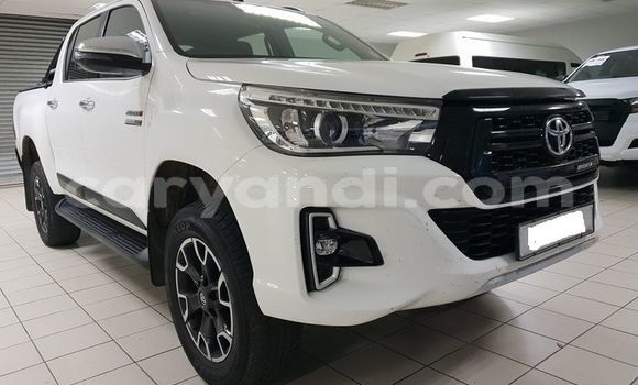 Acheter Occasion Voiture Toyota Hilux Blanc à Livingstone, Zambie Acheter Occasion Voiture Toyota Hilux Blanc à Livingstone, Zambie