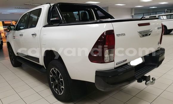 Acheter Occasion Voiture Toyota Hilux Blanc à Livingstone, Zambie Acheter Occasion Voiture Toyota Hilux Blanc à Livingstone, Zambie