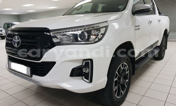 Acheter Occasion Voiture Toyota Hilux Blanc à Livingstone, Zambie Acheter Occasion Voiture Toyota Hilux Blanc à Livingstone, Zambie