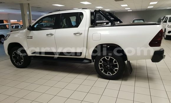 Acheter Occasion Voiture Toyota Hilux Blanc à Livingstone, Zambie Acheter Occasion Voiture Toyota Hilux Blanc à Livingstone, Zambie