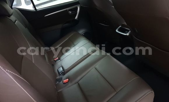Acheter Occasion Voiture Toyota Fortuner Blanc à Livingstone, Zambie Acheter Occasion Voiture Toyota Fortuner Blanc à Livingstone, Zambie